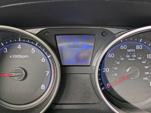 Used 2011 Hyundai Tucson GL image 22