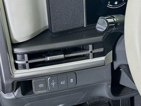 Used 2025 Hyundai Santa Fe SEL image 17