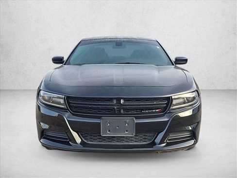 Used 2019 Dodge Charger SXT w/ Leather Interior Group image 2