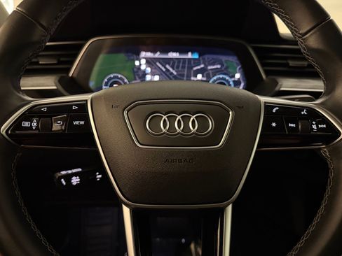 Used 2022 Audi e-tron Premium Plus w/ Premium Plus Package image 17