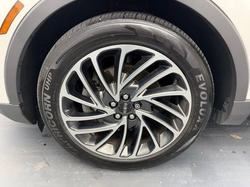 Used 2019 Lincoln Nautilus Reserve AWD/4WD image 22