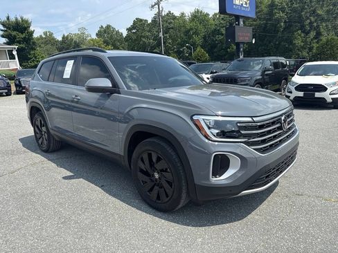 Used 2026 Volkswagen Atlas SE AWD/4WD image 4