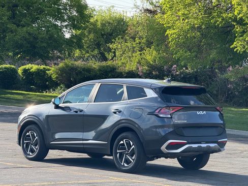 Used 2023 Kia Sportage LX image 7