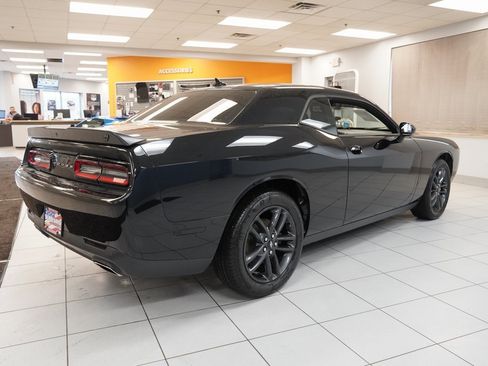Used 2019 Dodge Challenger SXT w/ Driver Convenience Group image 11