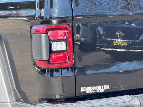 Used 2022 Jeep Gladiator Rubicon w/ LED Lighting Group image 27