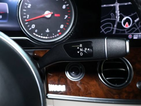Used 2019 Mercedes-Benz E 300 4MATIC image 26