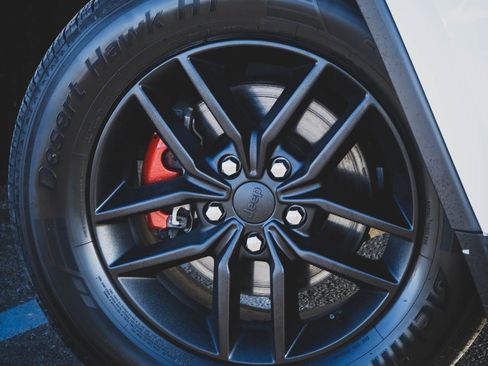 Used 2017 Jeep Grand Cherokee Limited 75th Anniversary image 32