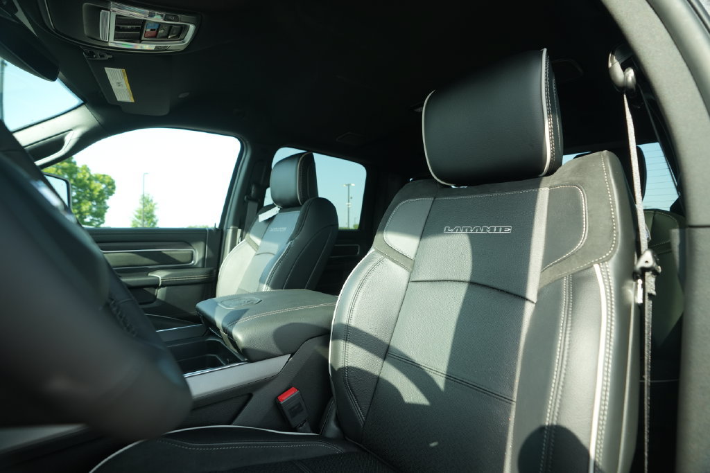 New 2026 RAM 2500 Laramie w/ Night Edition AWD/4WD image 39