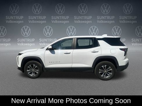 Used 2025 Chevrolet Equinox LT AWD/4WD image 2