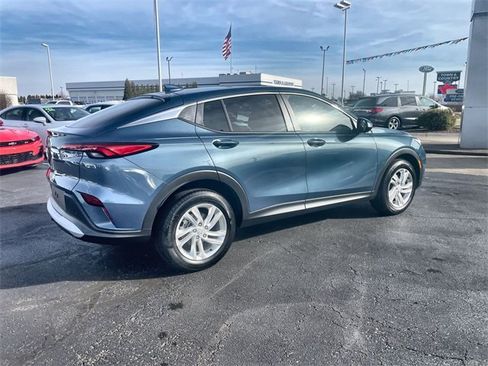 Used 2025 Buick Envista Preferred w/ Advanced Safety Package image 5