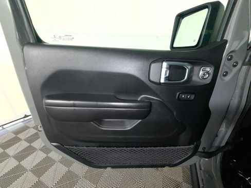 Used 2021 Jeep Gladiator Sport AWD/4WD image 15