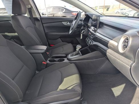 Used 2021 Kia Forte LXS FWD image 30