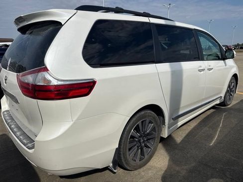 Used 2019 Toyota Sienna Limited Premium FWD image 5