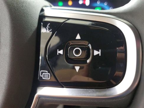 Used 2025 Volvo XC90 T8 Ultra w/ Protection Package Premier image 18