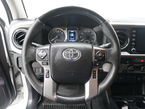 Used 2021 Toyota Tacoma SR5 w/ SR5 Appearance Package (SM) RWD image 16