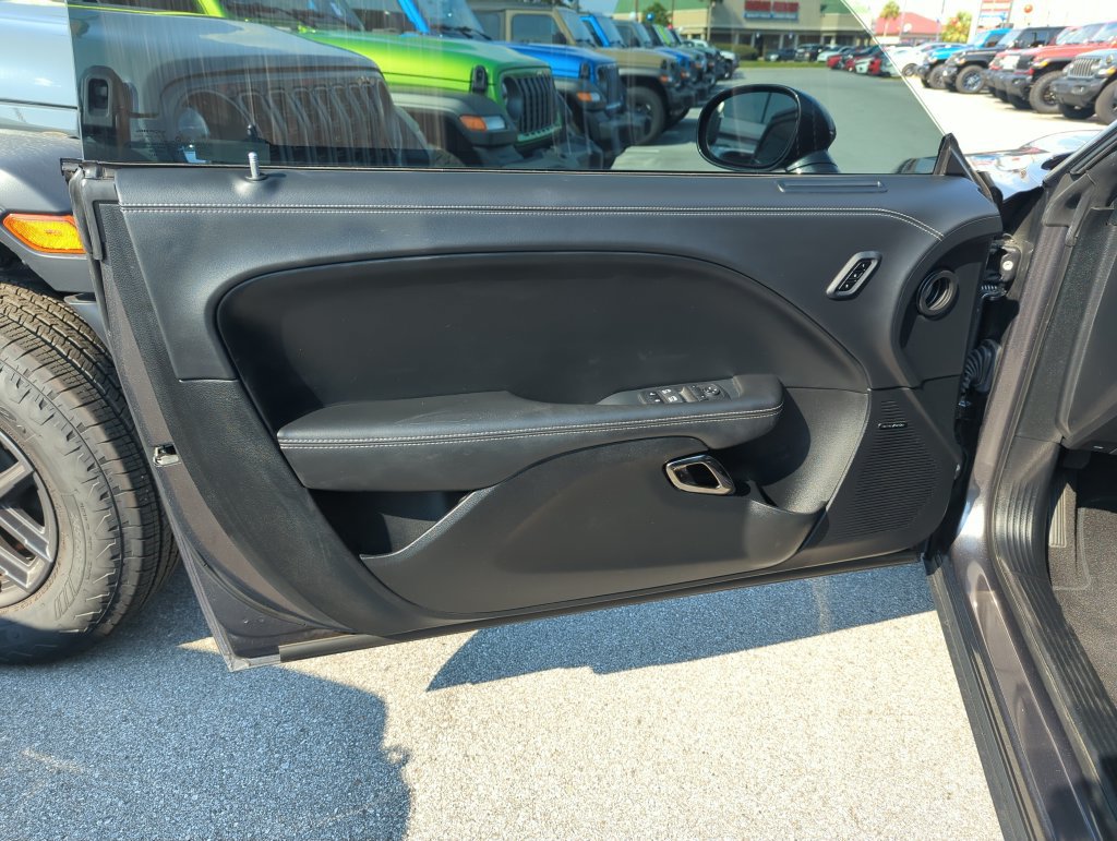 Used 2023 Dodge Challenger SRT Hellcat RWD image 13