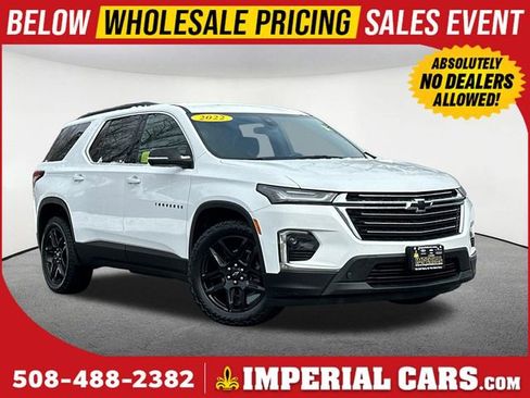Used 2022 Chevrolet Traverse LT w/ LPO, Floor Liner Package image 1