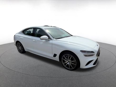 Used 2025 Genesis G70 2.5T image 2