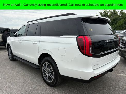 Used 2025 Ford Expedition Max Active AWD/4WD image 9