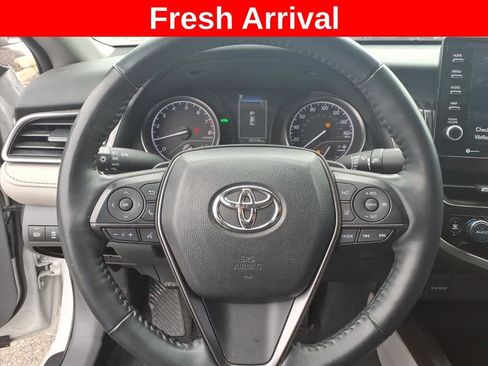 Used 2023 Toyota Camry SE w/ Cold Weather Package image 19