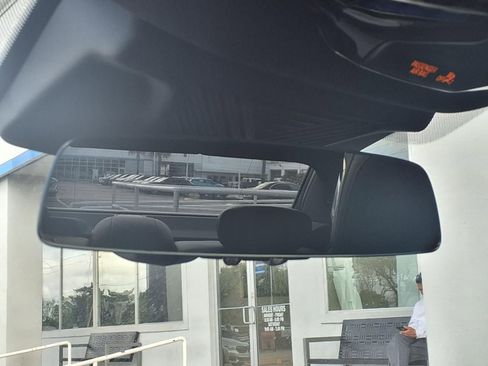 Used 2025 BMW 740i image 12