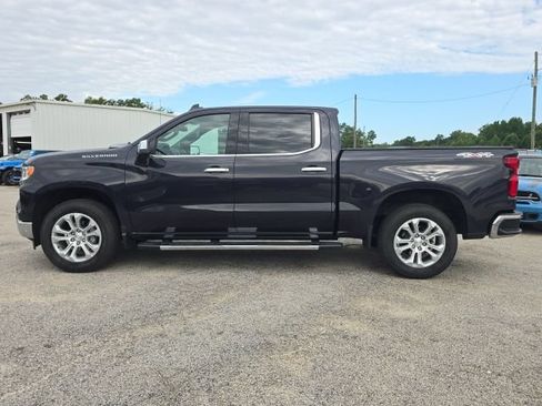 Used 2022 Chevrolet Silverado 1500 LTZ w/ LTZ Convenience Package II AWD/4WD image 2