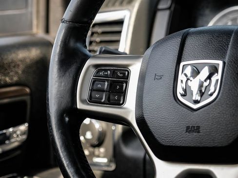 Used 2015 RAM 1500 Laramie w/ Convenience Group AWD/4WD image 16