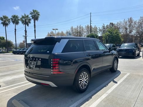 Used 2026 Hyundai Palisade SE FWD image 3