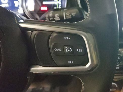 Used 2023 Jeep Wrangler Unlimited Sahara AWD/4WD image 29
