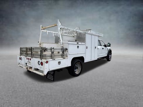 Used 2019 Ford F550 2WD Crew Cab Super Duty image 4