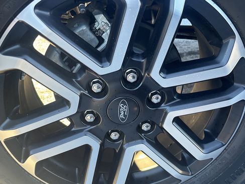 Used 2025 Ford Ranger Lariat w/ Trailer Tow Package image 26