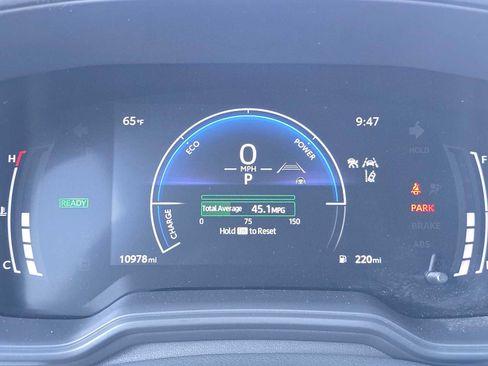 Certified 2025 Toyota Corolla SE w/ SE Premium Package FWD image 26