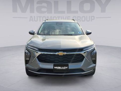 Used 2026 Chevrolet Trax LT w/ Sunroof Package image 8