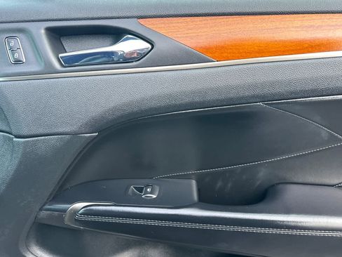 Used 2017 Lincoln MKC Select w/ Select Plus Package image 19