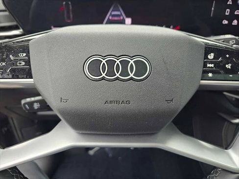 Used 2025 Audi Q5 Premium Plus w/ Premium Plus AWD/4WD image 25
