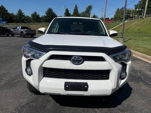 Used 2019 Toyota 4Runner SR5 AWD/4WD image 2