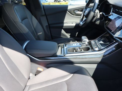 Used 2019 Audi Q8 Premium Plus w/ Premium Plus image 13