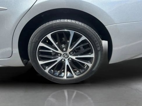 Used 2020 Toyota Camry SE w/ Carpet Mat Package FWD image 36