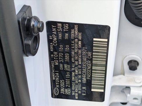 New 2025 Hyundai Venue SEL image 21