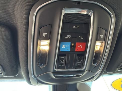 Used 2023 Jeep Grand Cherokee Altitude image 20