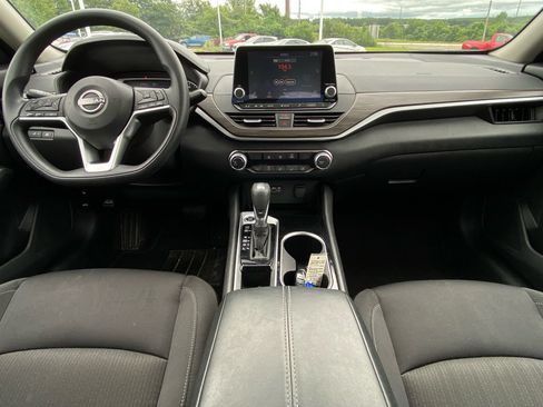 Used 2024 Nissan Altima 2.5 SV FWD image 17