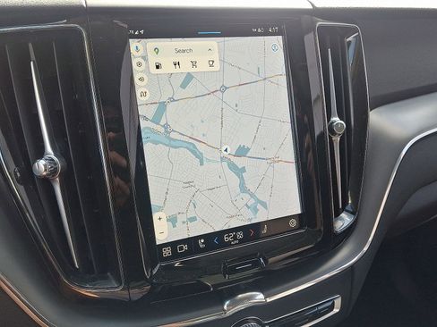 Certified 2024 Volvo XC60 B5 Core image 17