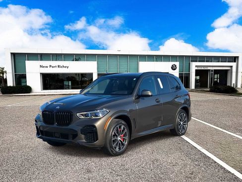 Used 2023 BMW X5 M50i w/ Executive Package image 4