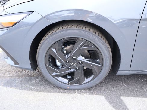 New 2026 Hyundai Elantra Sport FWD image 17