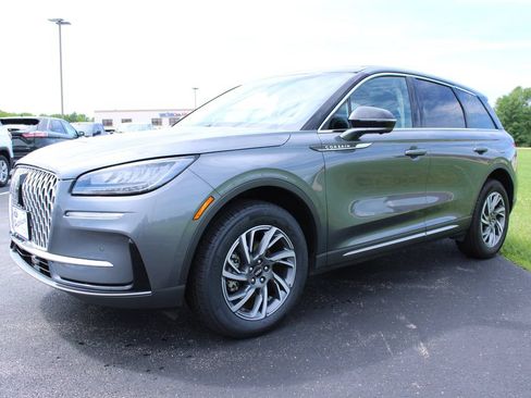 Used 2023 Lincoln Corsair AWD w/ Equipment Group 101A image 3