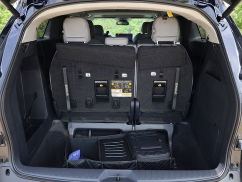 New 2026 Toyota Sienna XLE FWD image 9