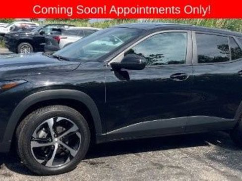 Used 2024 Chevrolet Trax RS FWD image 1