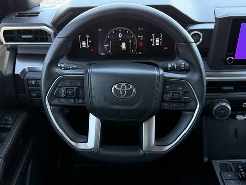 Used 2025 Toyota 4Runner SR5 RWD image 13
