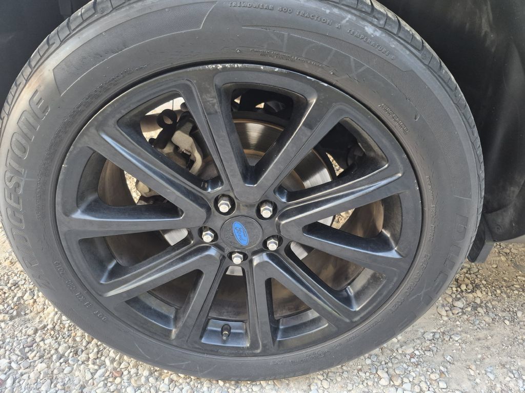 Used 2018 Ford Explorer XLT w/ Equipment Group 202A FWD image 35