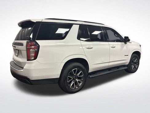 Used 2022 Chevrolet Tahoe Z71 w/ Luxury Package AWD/4WD image 5